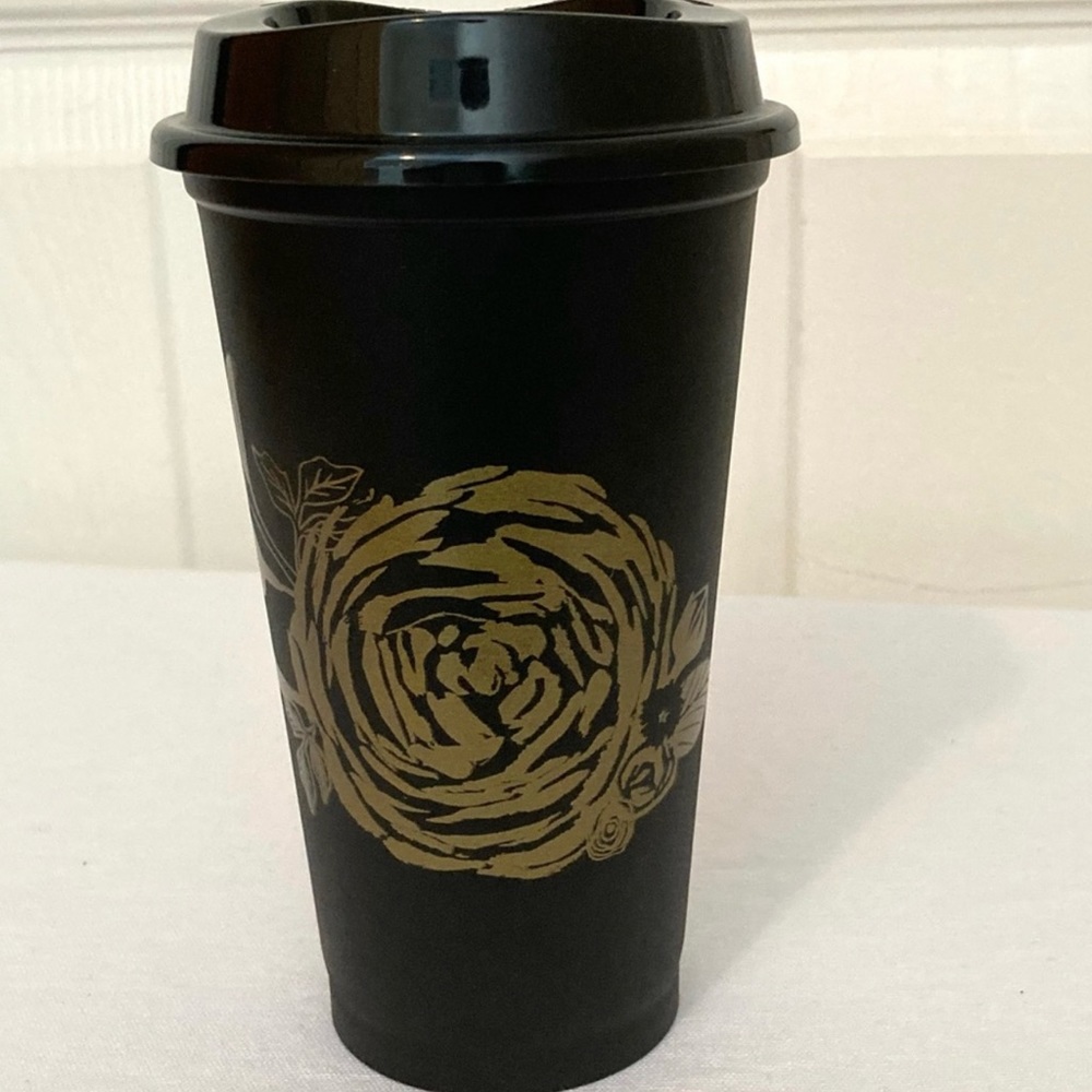 Black and gold tumbler